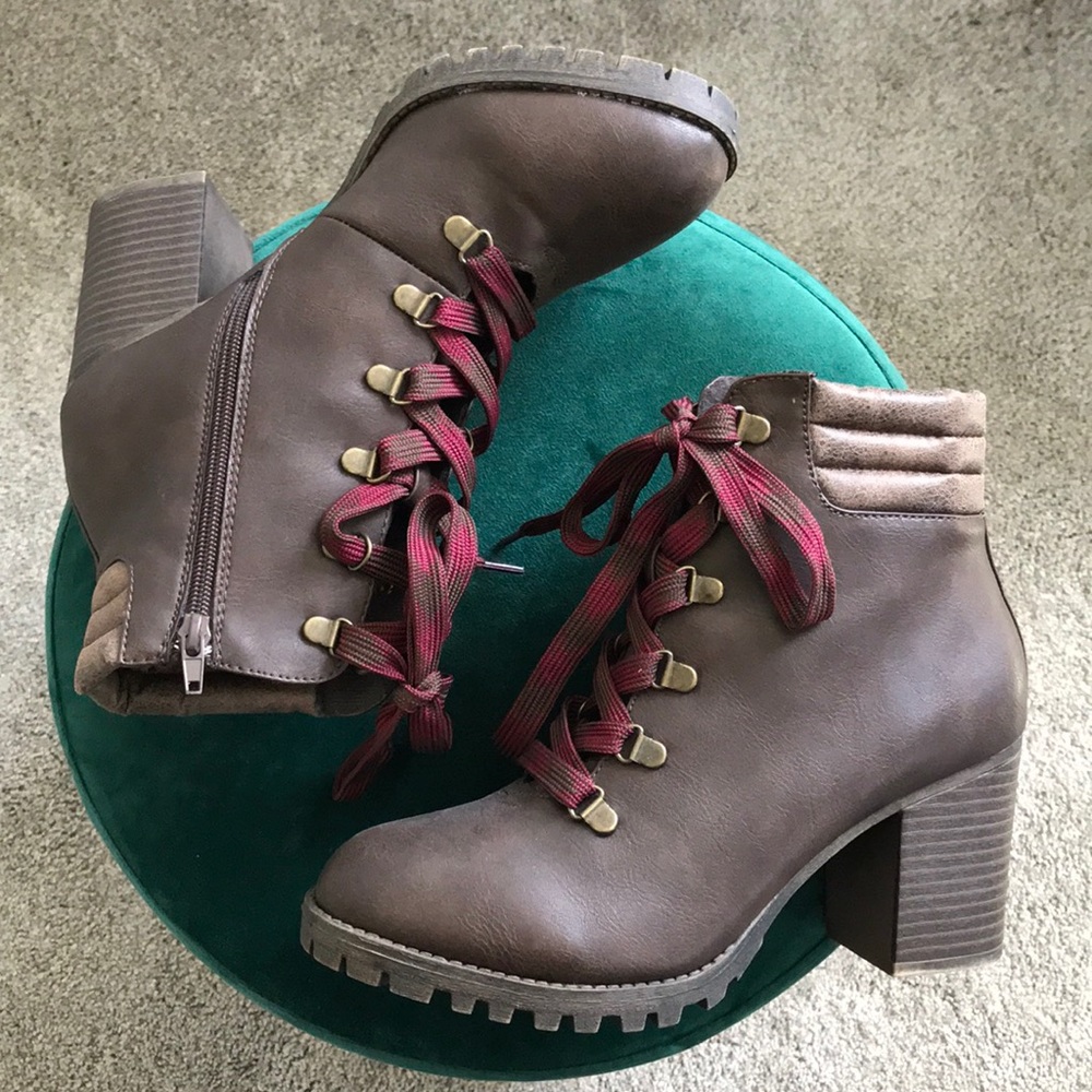 Maurice’s Heeled Hiker Booties, size 10, Brown